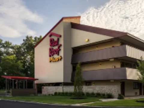 Red Roof Plus+ Wilmington - Newark Hotels in Newark