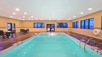 Holiday Inn Express & Suites Colby by IHG - Pools