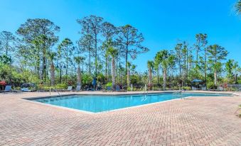 Bright 2Br Condo with Pool Hot Tub Close to Disney