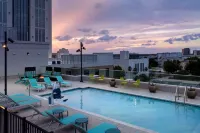 Home2 Suites by Hilton Orlando Downtown - Rooftop Pools