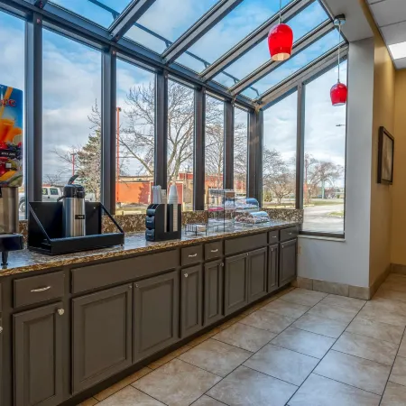 Super 8 by Wyndham Perrysburg/Toledo