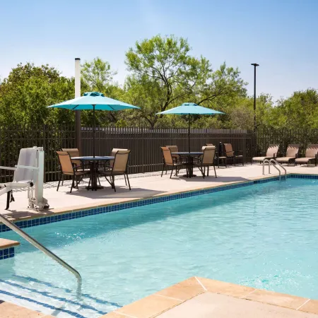La Quinta Inn & Suites by Wyndham San Antonio Seaworld/Lafb