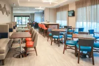 Comfort Suites Gainesville Near University - Breakfast