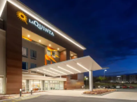 La Quinta Inn & Suites by Wyndham Middletown-Goshen Hotels in Wallkill