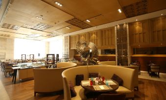 Crowne Plaza New Delhi Mayur Vihar Noida
