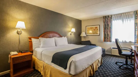 Quality Inn and Suites St Charles -West Chicago