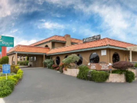 近赫斯特城堡凱藝酒店 聖路易斯－奧比斯波縣酒店