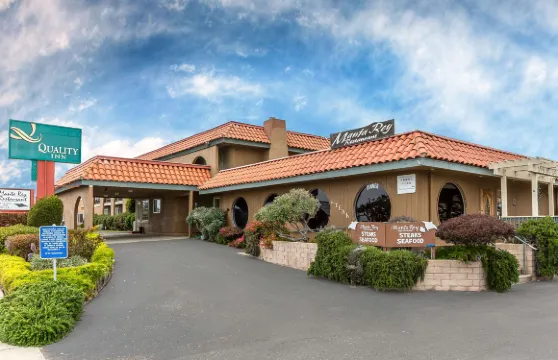 近赫斯特城堡凱藝酒店