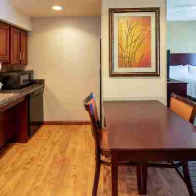 Homewood Suites by Hilton Minneapolis-New Brighton Rooms