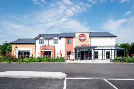Premier Inn Great Yarmouth West (A47) Отели в г. Роллсби