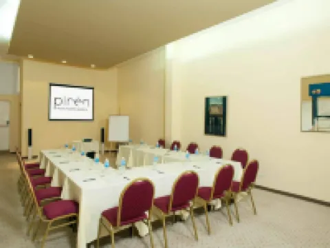 披蘭酒店 馬德林港酒店