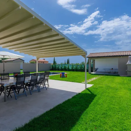 Villa Lea Отели в г. Шишан