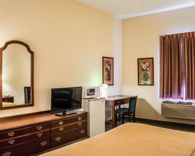 Quality Inn & Suites Bellville - Mansfield Hotels in Bellville