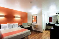 Motel 6 Scottsdale, AZ - Old Town Scottsdale/Fashion Square - parking