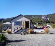 The Crossing Lodge & Backpackers