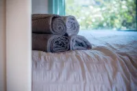 Willow - 1 Bedroom Shepherd's Hut - Amroth