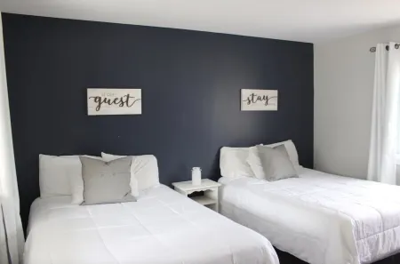 湖景汽車旅館及小屋