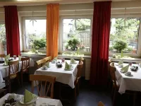Hotel Cascade Superior Hotels near Oberkassel