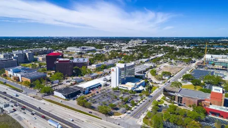 Marriott Orlando Downtown Отели рядом с достопримечательностью «Harry P Leu Gardens»