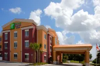 Holiday Inn Express & Suites Brooksville-I-75 Hôtels à : Brooksville