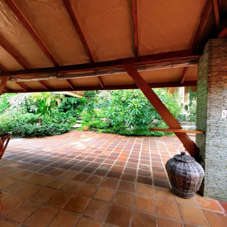 El Galleon Beach Resort