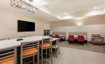 La Quinta Inn & Suites by Wyndham Fredericksburg