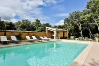 Logis la Bastide de Grignan Hotel & Restaurant "La Chênaie" Hotels in Le Poët-Laval