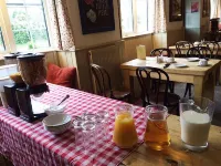 Cross Keys Inn Hotels in Castle Cary