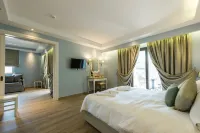 Adams Hotel
