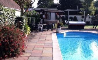 Waterside Bed and Breakfast - Housity