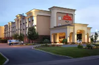 Hampton Inn & Suites by Hilton Montreal-Dorval Hoteles en Pointe-Claire