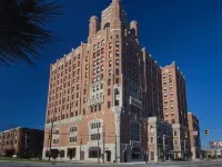 The Tudor Arms Hotel Cleveland - a DoubleTree by Hilton Hôtels à proximité de : USS Cod Submarine Memorial