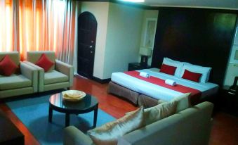 Iriga Plaza Hotel