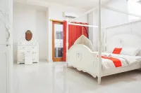 RedDoorz Near Kemang Square