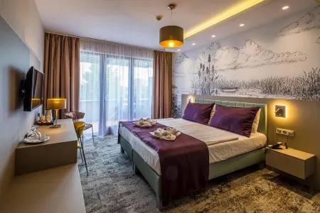 Hotel Golden Lake Resort