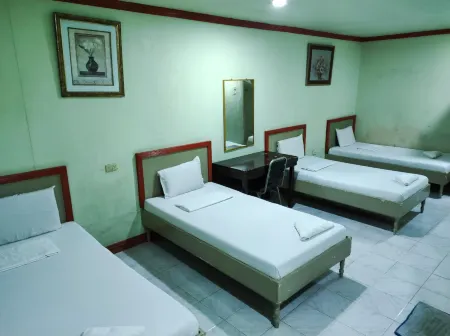 Parkview Hotel Отели в г. Восточный Мисамис