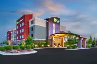 Holiday Inn Express & Suites Butte Hotels in Butte