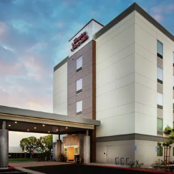 Hampton Inn & Suites Irvine/Orange County Airport