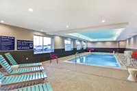 Tru by Hilton Richmond - Pools