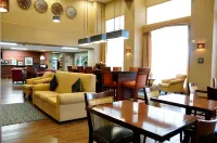 Hampton Inn & Suites Red Bluff Hotel di Red Bluff