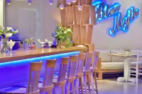Petinos Hotel - Baarit