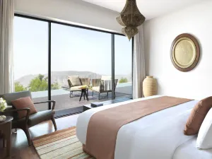 아난타라 알 자발 알 아크다르 리조트