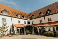 Hotel Gut Matheshof, BW Signature Collection Hotels in Kallmunz