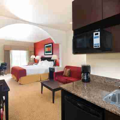 Holiday Inn Express & Suites Casa Grande Rooms