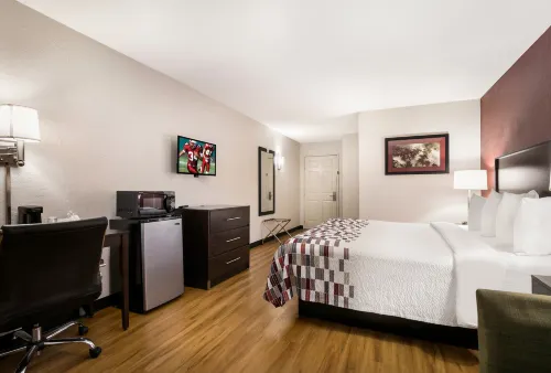 Red Roof Inn & Suites Knoxville East Hotels in Corryton