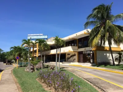 Hotel Guacanayabo Hotel a 