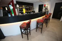 Ramada by Wyndham Wakefield - Quầy Bar