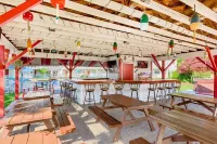 Rhumb Line Resort - bar