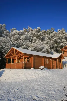 BCC Loch Ness Log Cabins Hotel dekat Loch Ness