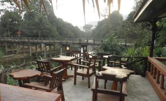 Baan Rimnam Resort Khao Sok